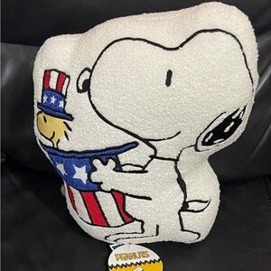 Patriotic Peanuts Sherpa Sonny White and Red Patriotic Pillow
